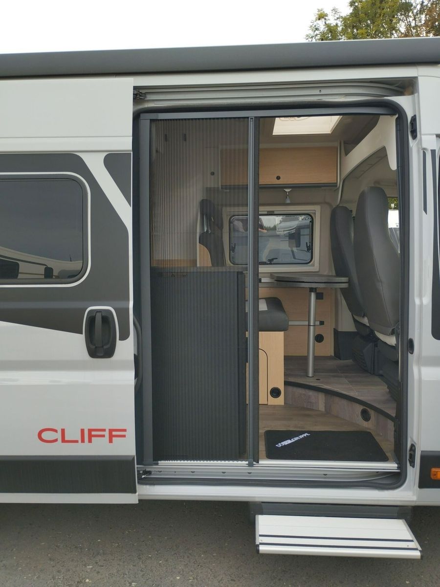 Fahrzeugabbildung Sunlight Adventure Cliff 640 Automatik, Dörr Edition, LT