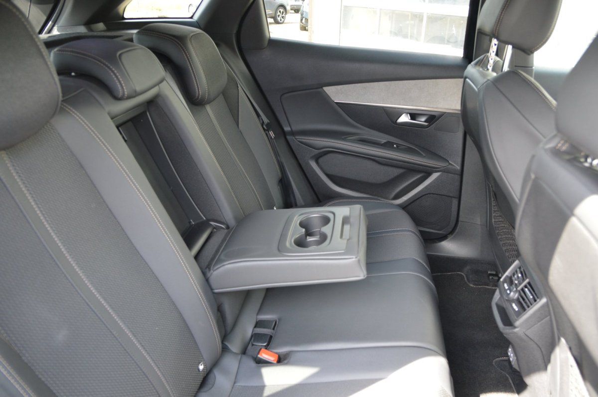 Fahrzeugabbildung Peugeot 3008   GT LED Navi ACC Shz Alu