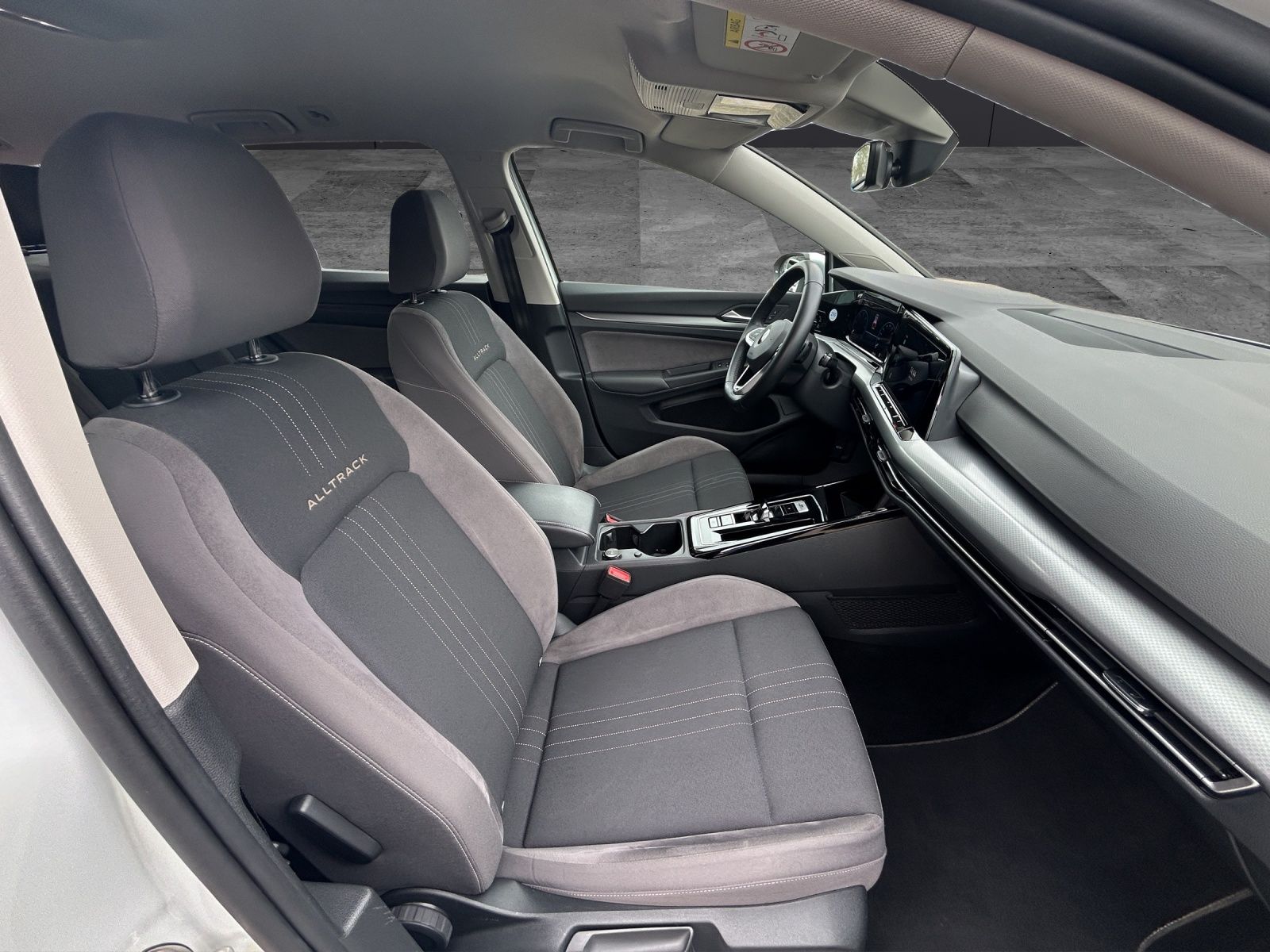 Fahrzeugabbildung Volkswagen Golf VIII Variant Alltrack TDI DSG IQ Light ACC