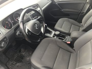 Volkswagen Golf - 6