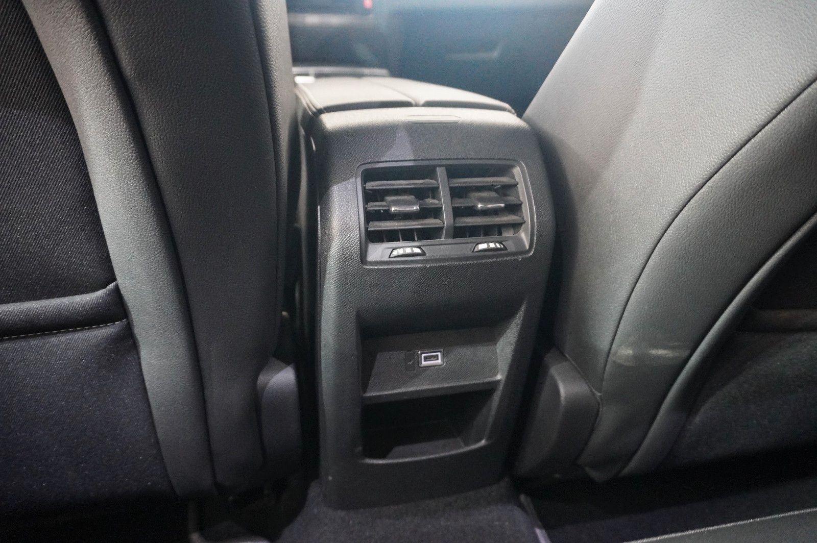 Fahrzeugabbildung Opel Astra L Lim. 1.6 HYBRID GS SPORT NAVI/360°/SPORT