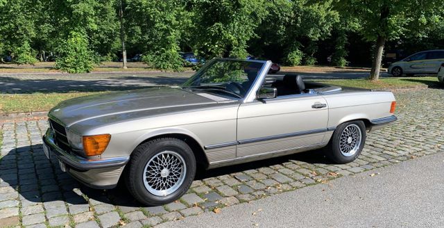 Mercedes-Benz SL 300 r107