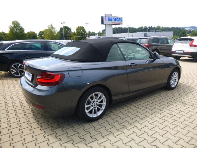 Fahrzeugabbildung BMW 218i Cabrio >NAV/PDC/Sitzheiz/Bluetooth