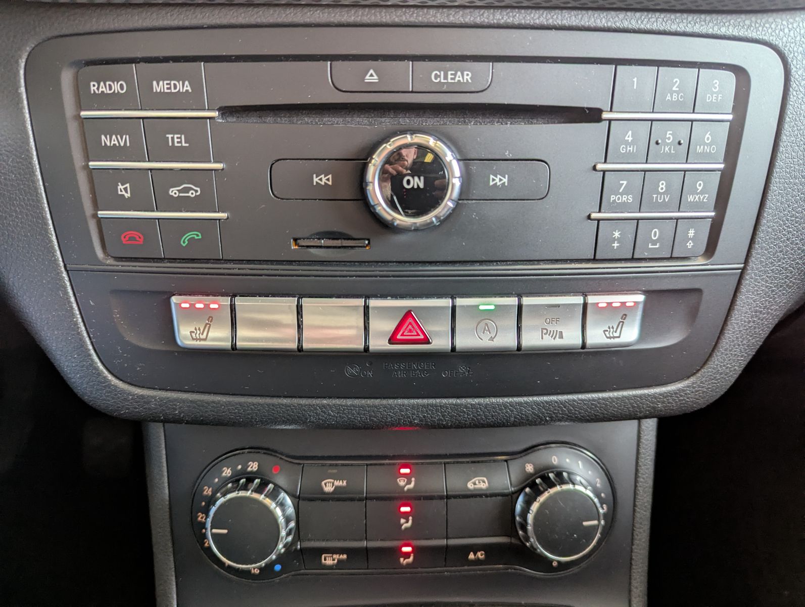 MERCEDES-BENZ B 180 Kamera Panoramadach LED - Image 21