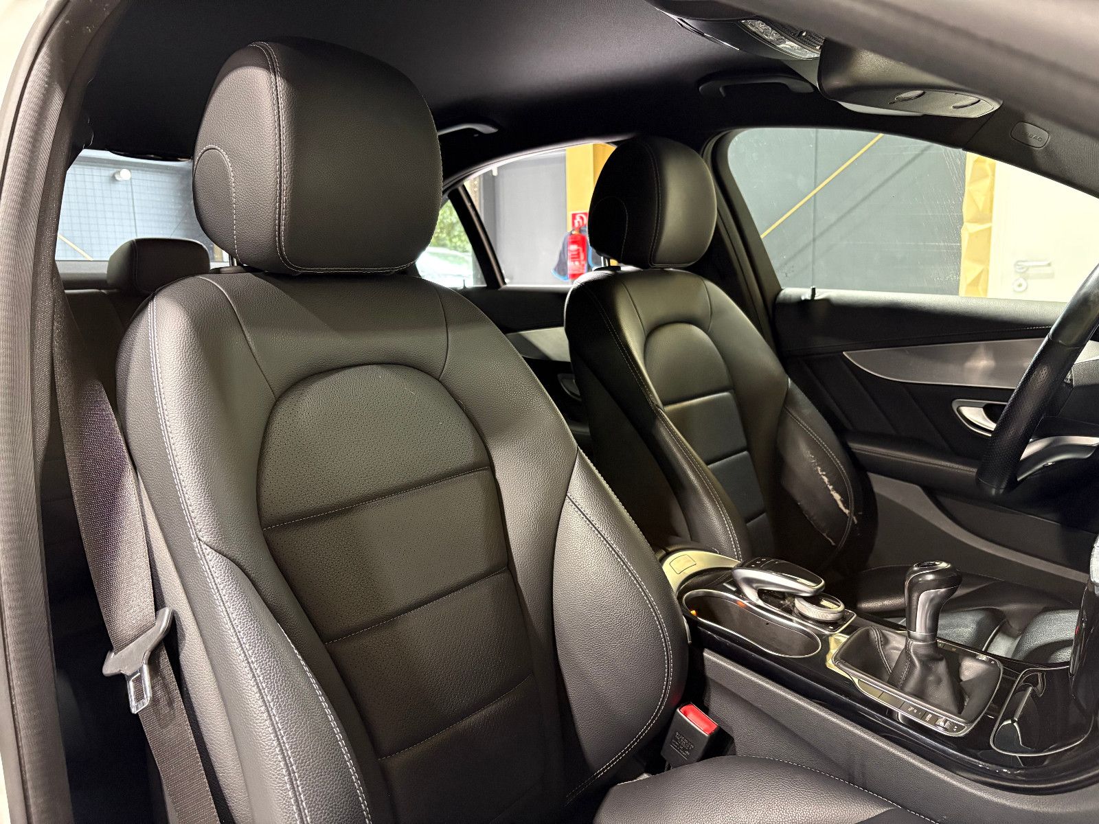 Fahrzeugabbildung Mercedes-Benz C 200 Lim. C 200 CGI/AMG-LINE/PDC/SOUND/SHZ/KLIM