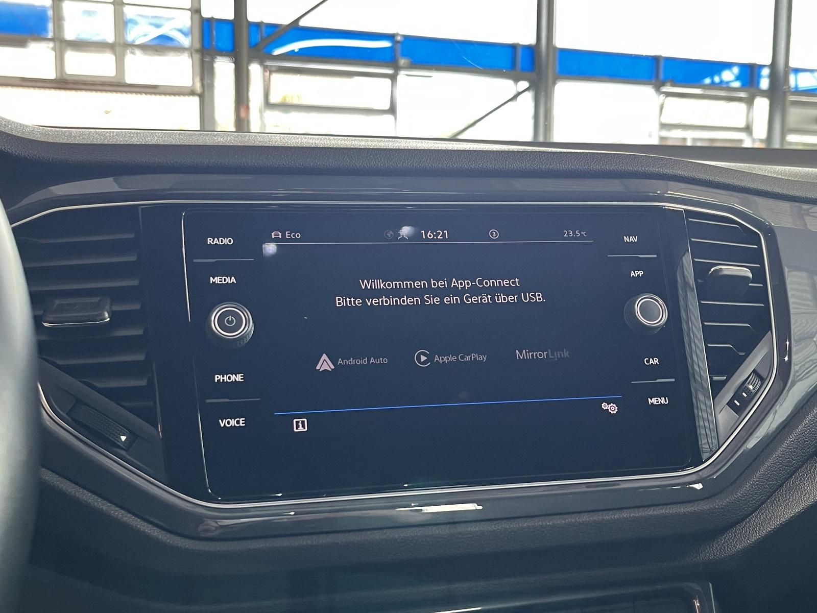 Volkswagen T-Roc Sport Teil-Leder RCam Navi ACC AHK LED SHZ, миниатюра 25