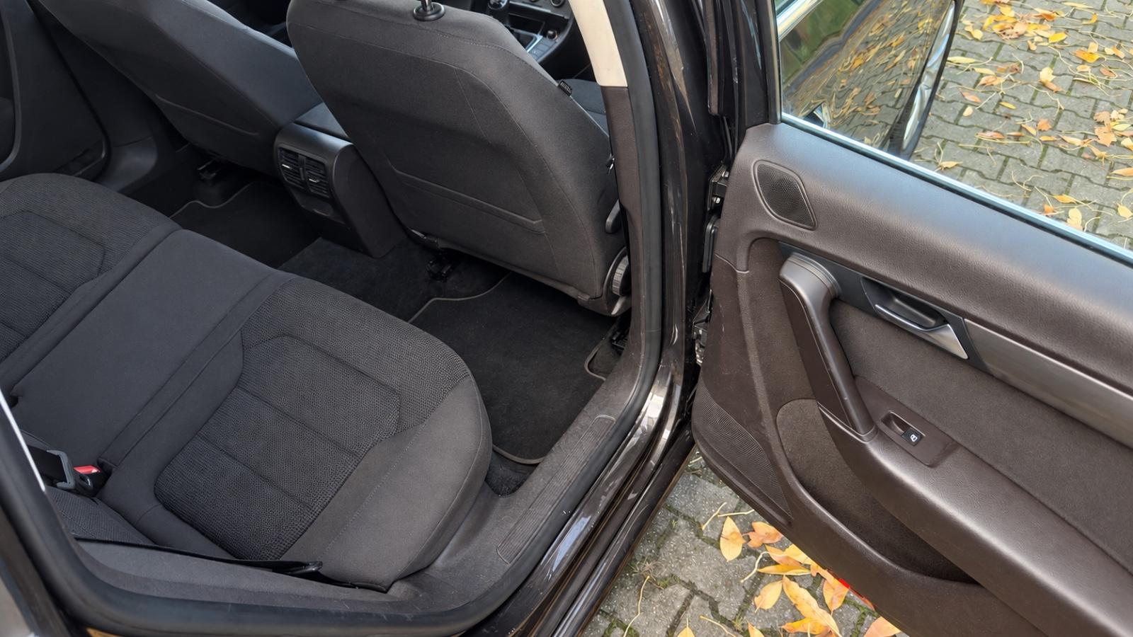 Volkswagen Passat 2013 — photo 30