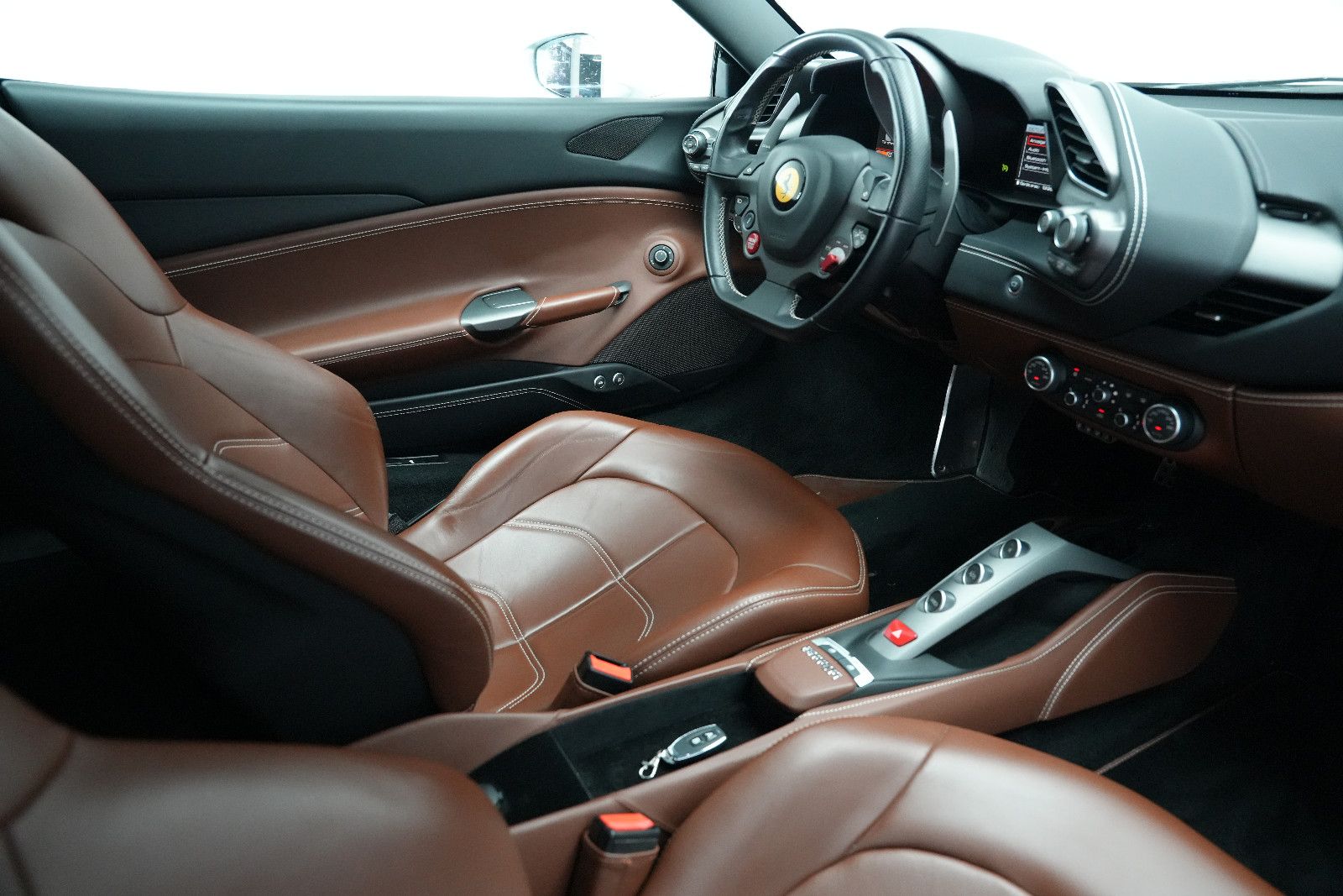 Fahrzeugabbildung Ferrari 488 GTB GTB Coupé DCT/SCUDERIA/KAMERA/