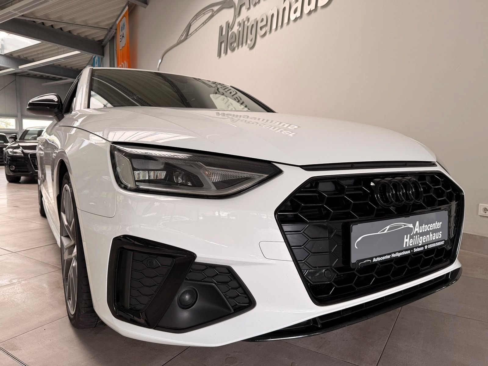 Audi A4 - 1