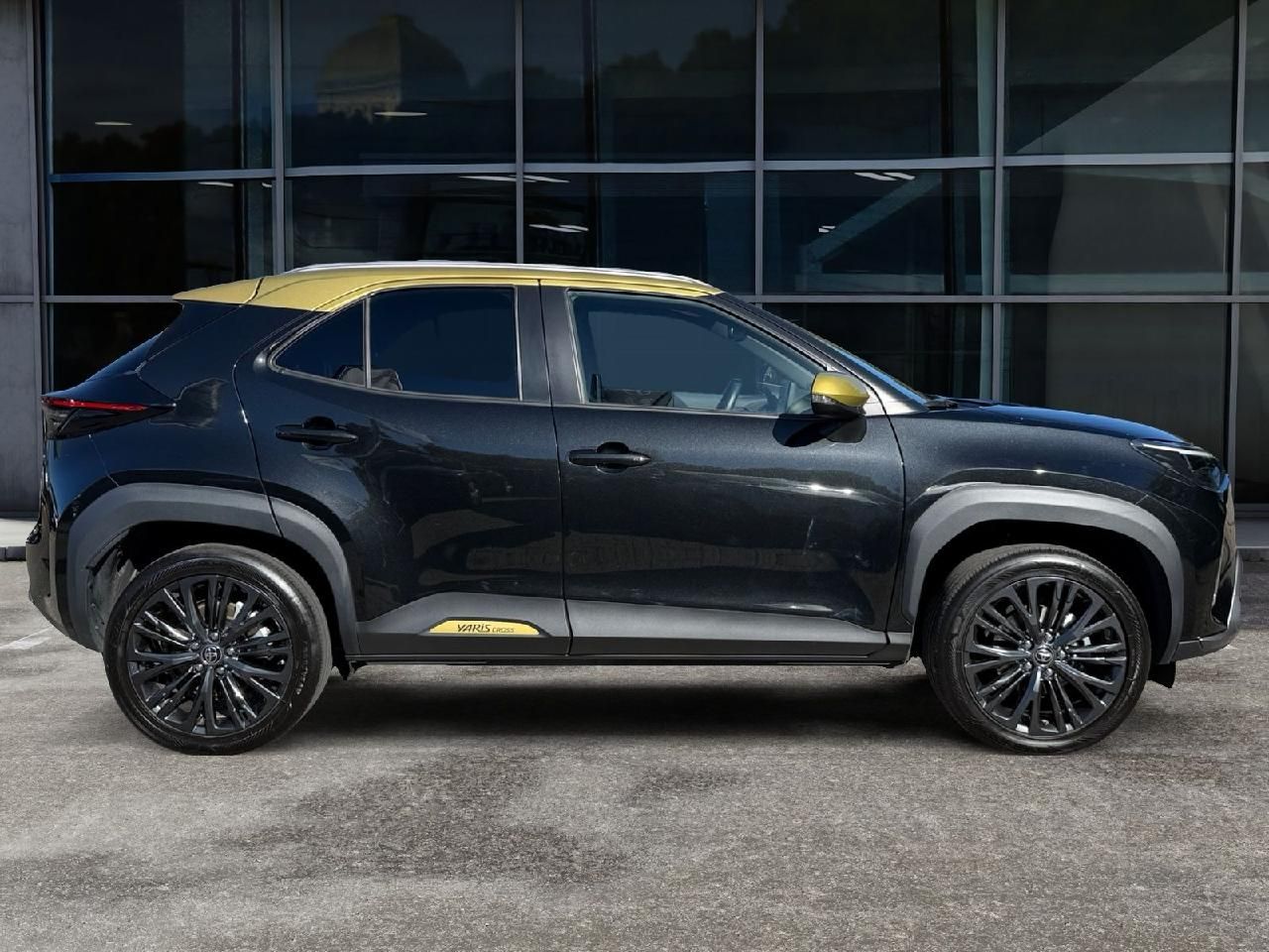 Fahrzeugabbildung Toyota Yaris Cross Hybrid FWD Adventure