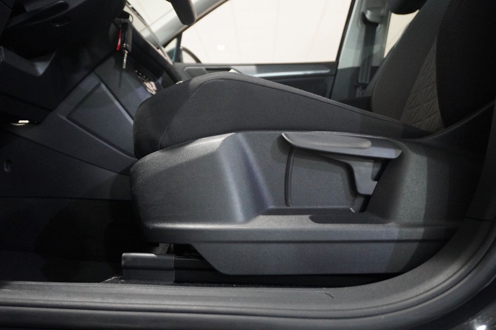 Fahrzeugabbildung Volkswagen Tiguan Life 1.4 e-HYBRID NAVI/LED/KAMERA/SH/VIRT