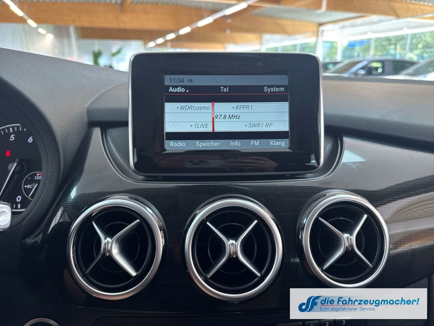 Fahrzeugabbildung Mercedes-Benz B 180 Bi-Xenon SHZ Parklenkass. Rückfahrkam. Not