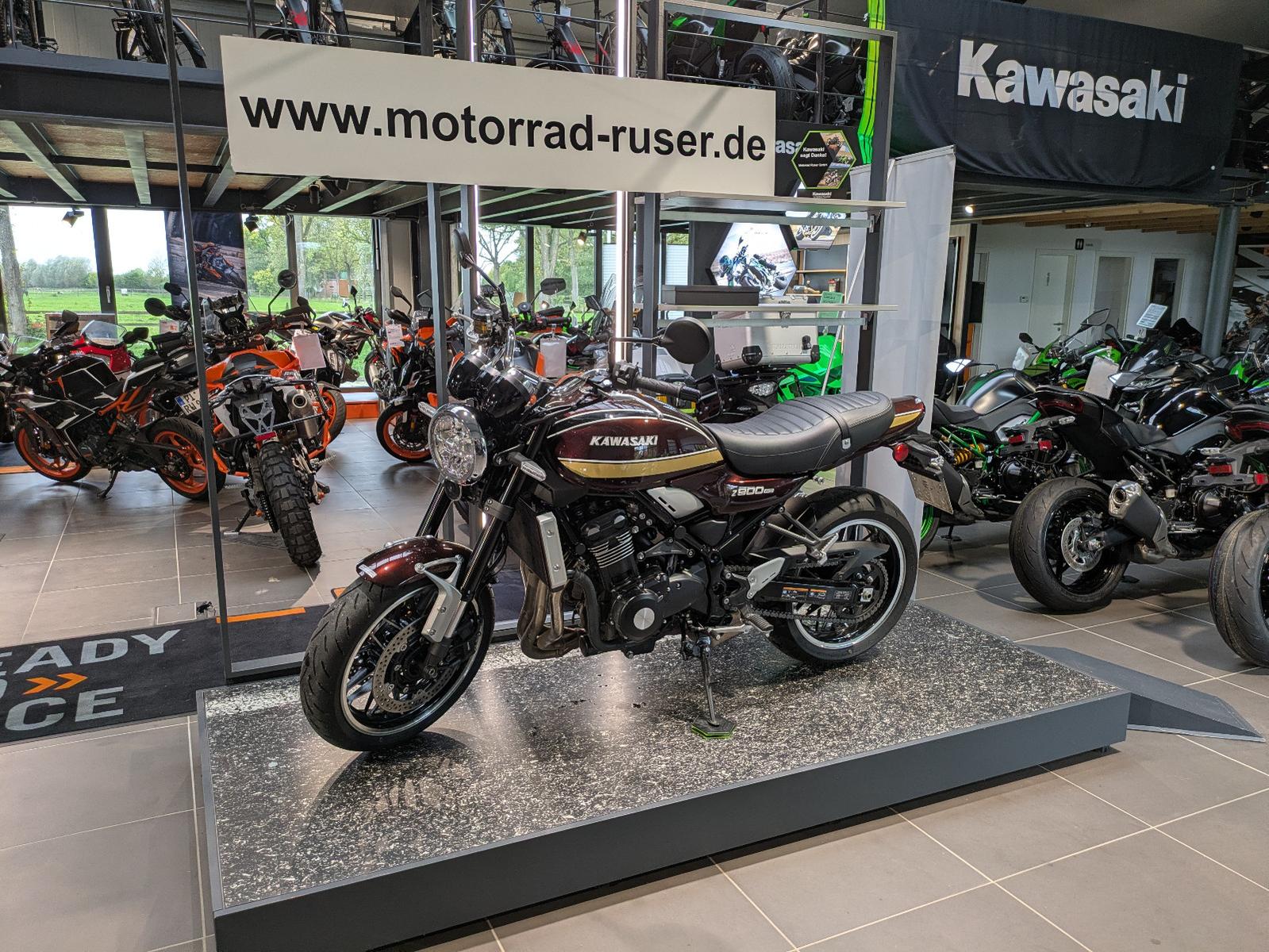 Kawasaki Z900 RS Gar. bis 03.2030