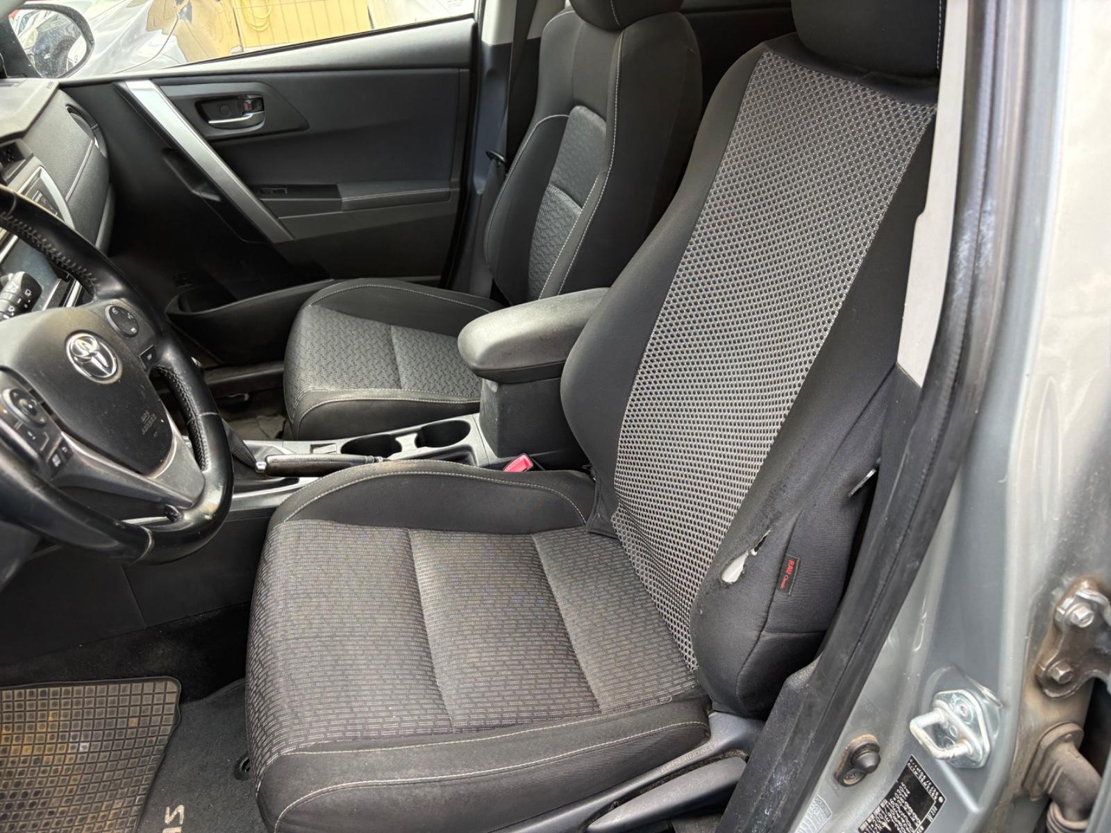 Toyota Auris 2014 — photo 8