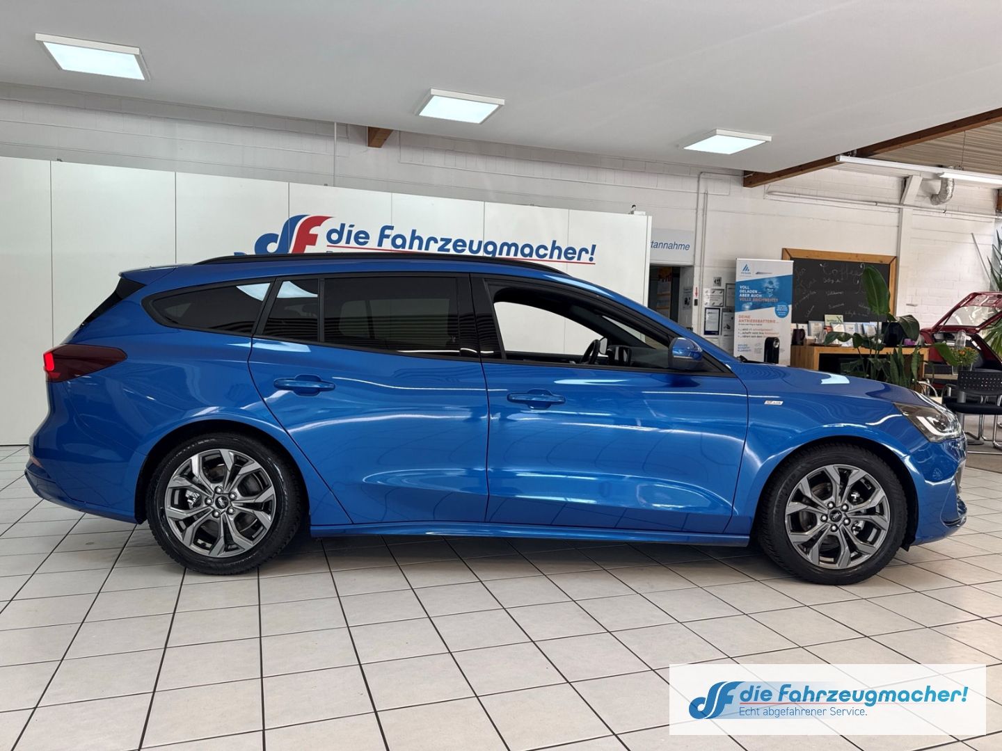 Fahrzeugabbildung Ford Focus Turnier ST-Line Sportpaket Navi Memory Sit