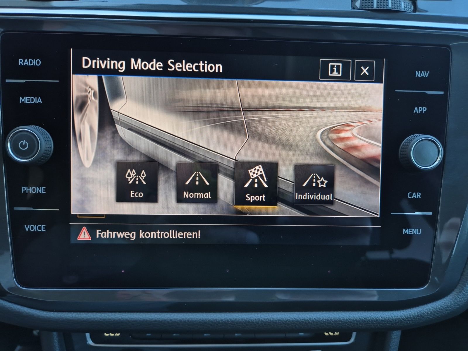 Fahrzeugabbildung Volkswagen Tiguan Allspace TSI United LED Navi ACC PDC SH L
