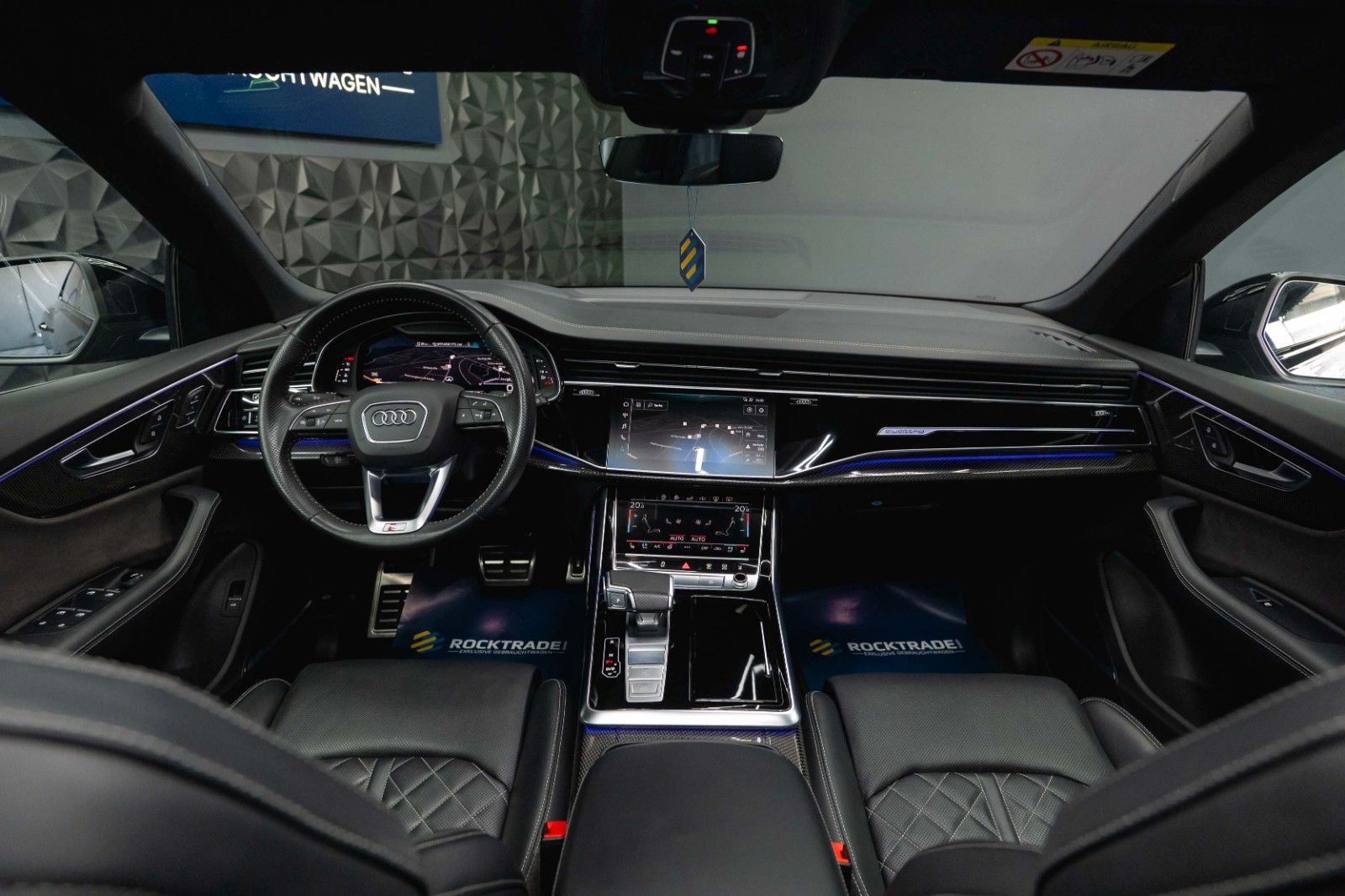 Fahrzeugabbildung Audi SQ8 4.0 TDI quattro Black Design | Full Option