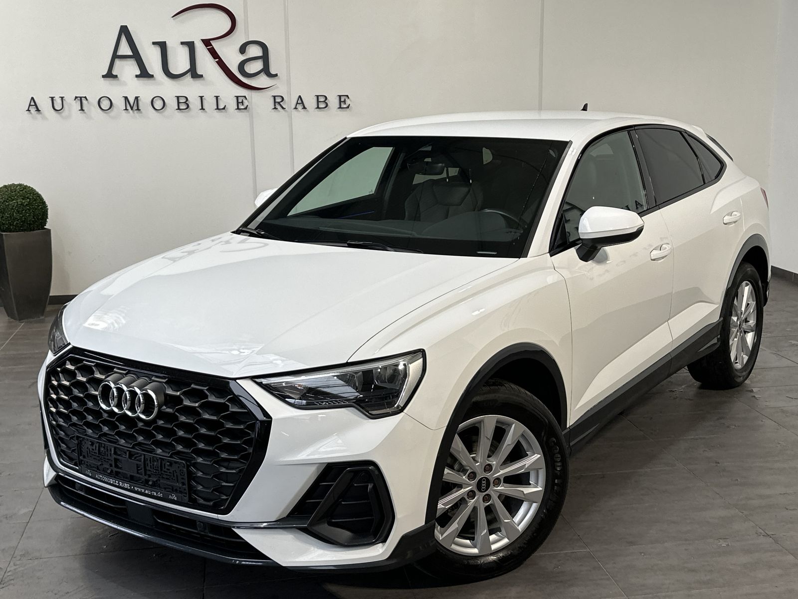 Fahrzeugabbildung Audi Q3 SpB 35 TDI Black-Paket NAV+LED+DAB+V-COCKPIT