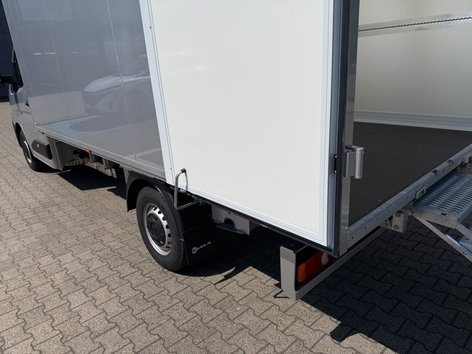 Fahrzeugabbildung Nissan Interstar L3H1 35 dCi170 N-CONNECTA *Komfort*Win