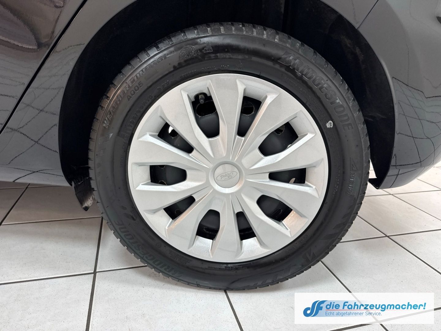 Fahrzeugabbildung Ford Fiesta Cool & Connect Navi LED Blendfreies Fernl