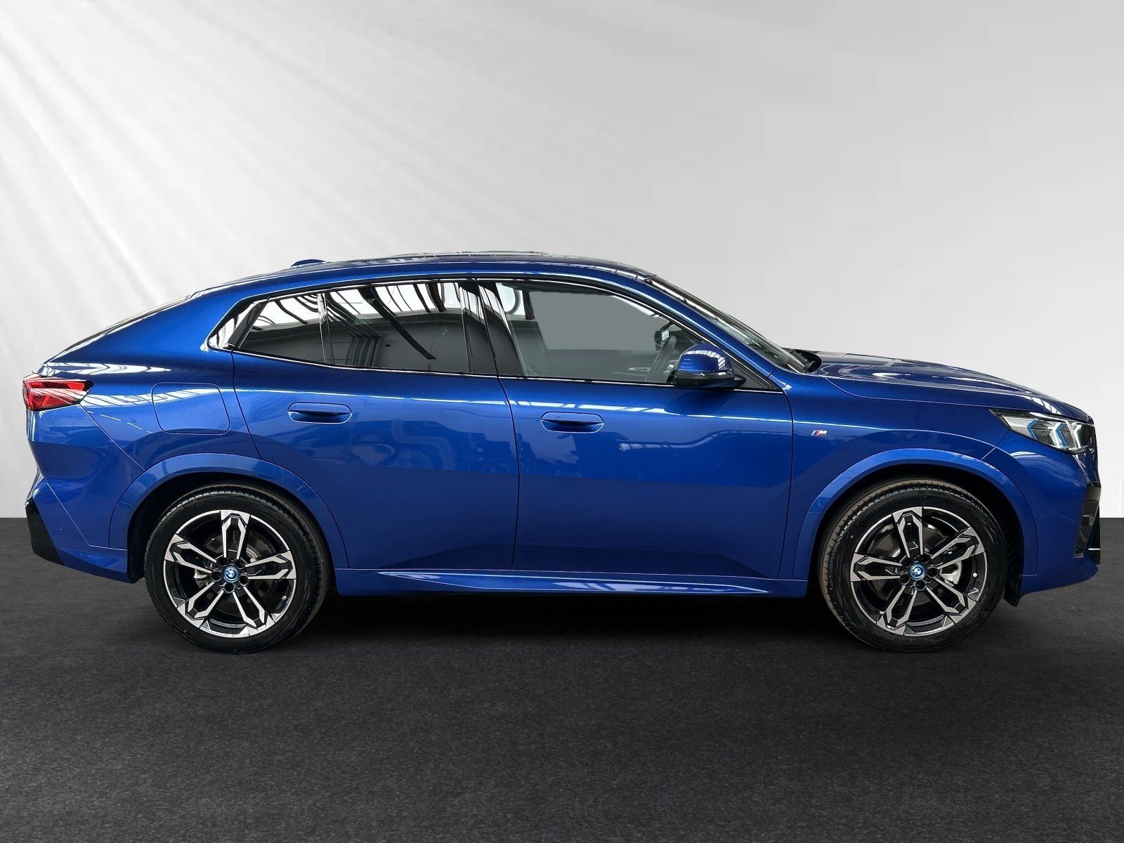BMW iX2 - Bild 2