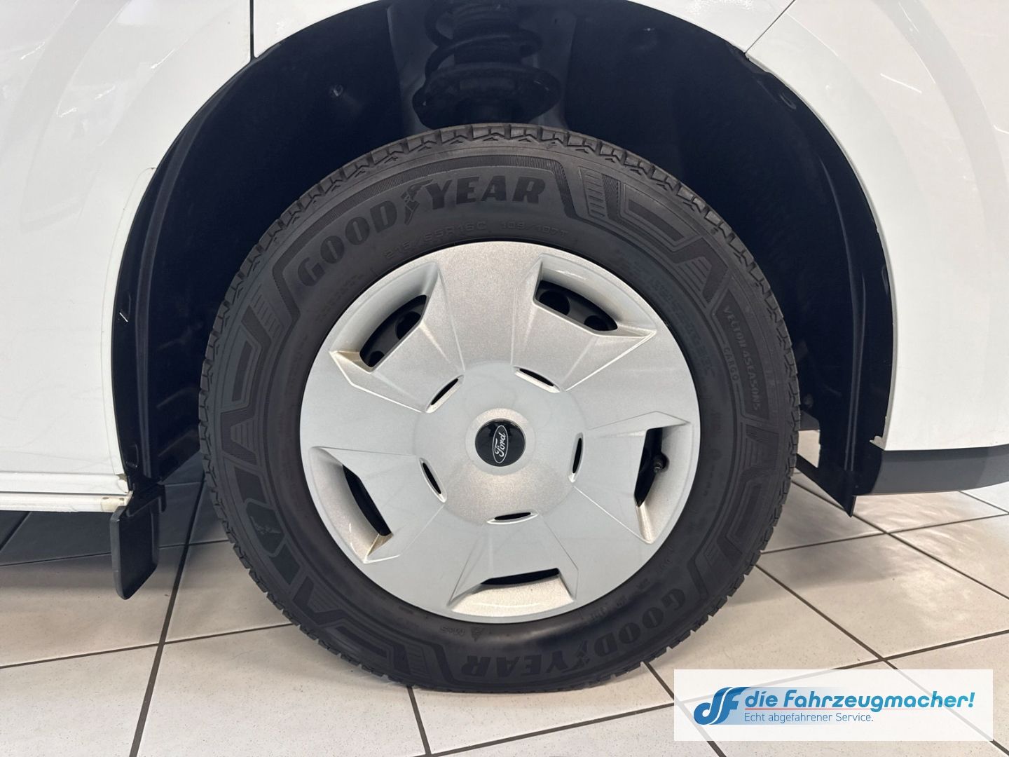 Fahrzeugabbildung Ford Transit Custom Kasten 320 L2 Trend FWD Navi LED