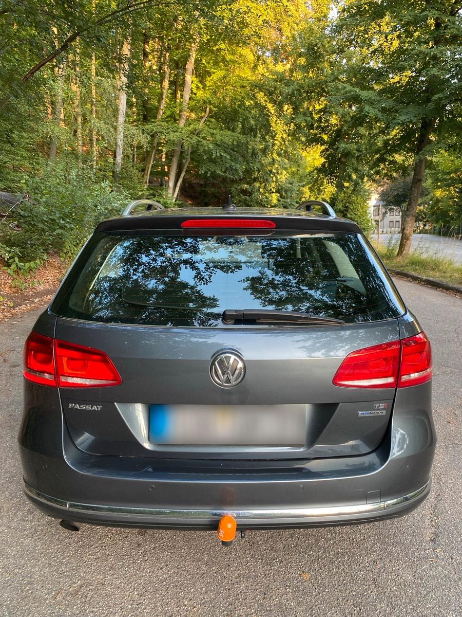 Volkswagen Passat 2012 — engine 122 HP (90kW)