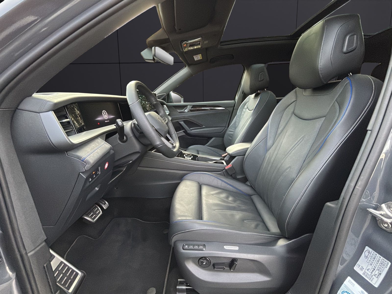 Fahrzeugabbildung Volkswagen Tayron R-Line PHEV DSG IQ.Light ACC AHK PANO SH