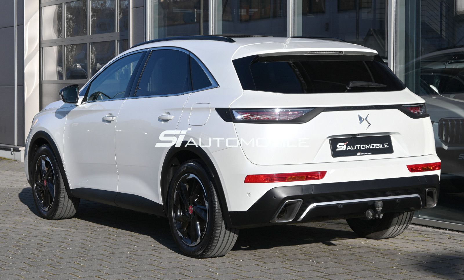 Fahrzeugabbildung DS Automobiles DS7 Crossback E-Tense 4x4 Perf.Line+ °AHK°FOCAL°