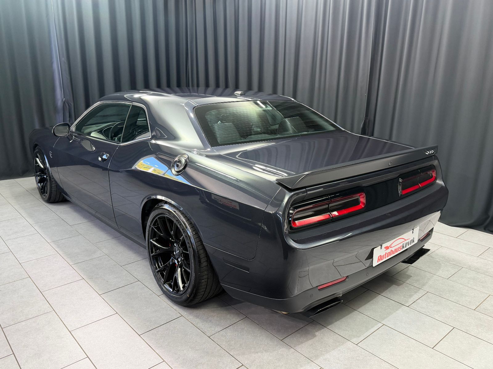 Fahrzeugabbildung Dodge Challenger SRT Hellcat |H/K|KW|GME