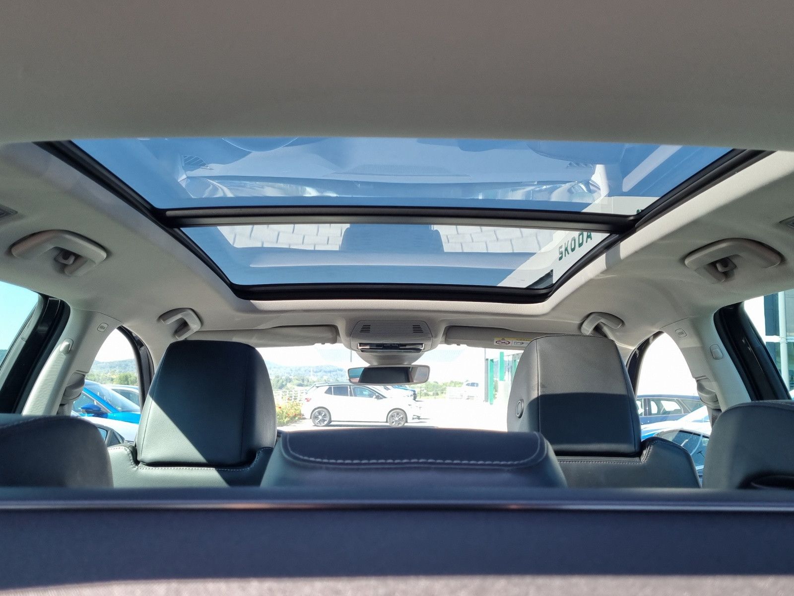 Fahrzeugabbildung SKODA Octavia Combi Style 2,0 TDI DSG Navi Pano AHK