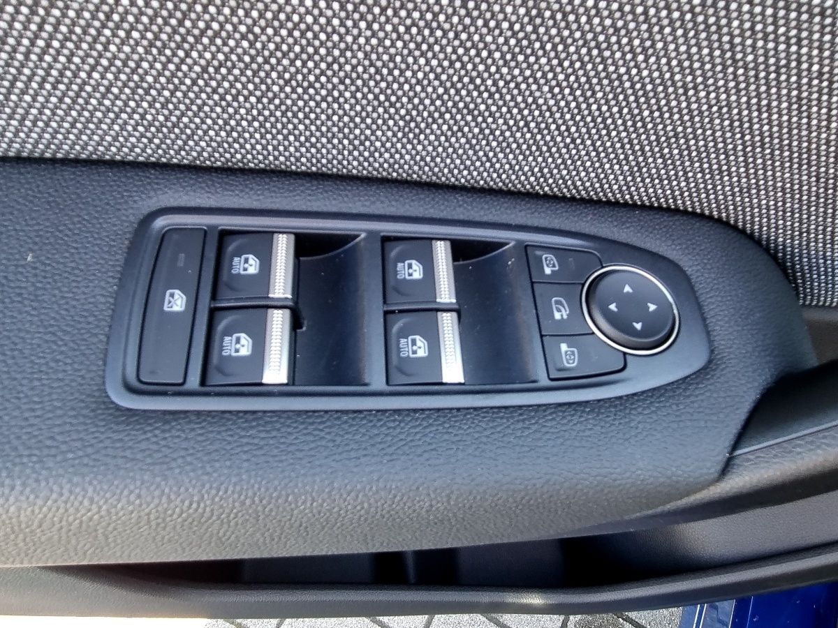 Fahrzeugabbildung Renault Captur Techno Mild Hybrid 140 EDC