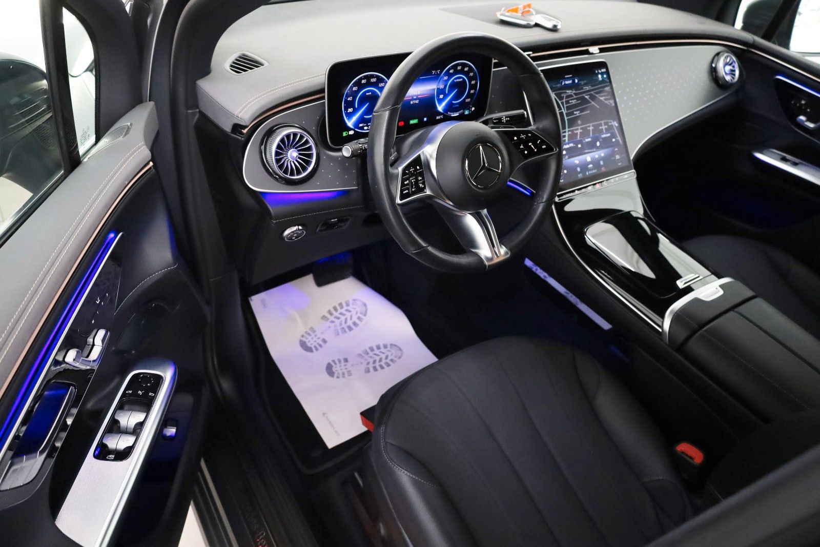 Fahrzeugabbildung Mercedes-Benz EQE SUV 350 Electric Art,Advanced,Kamera,ACC
