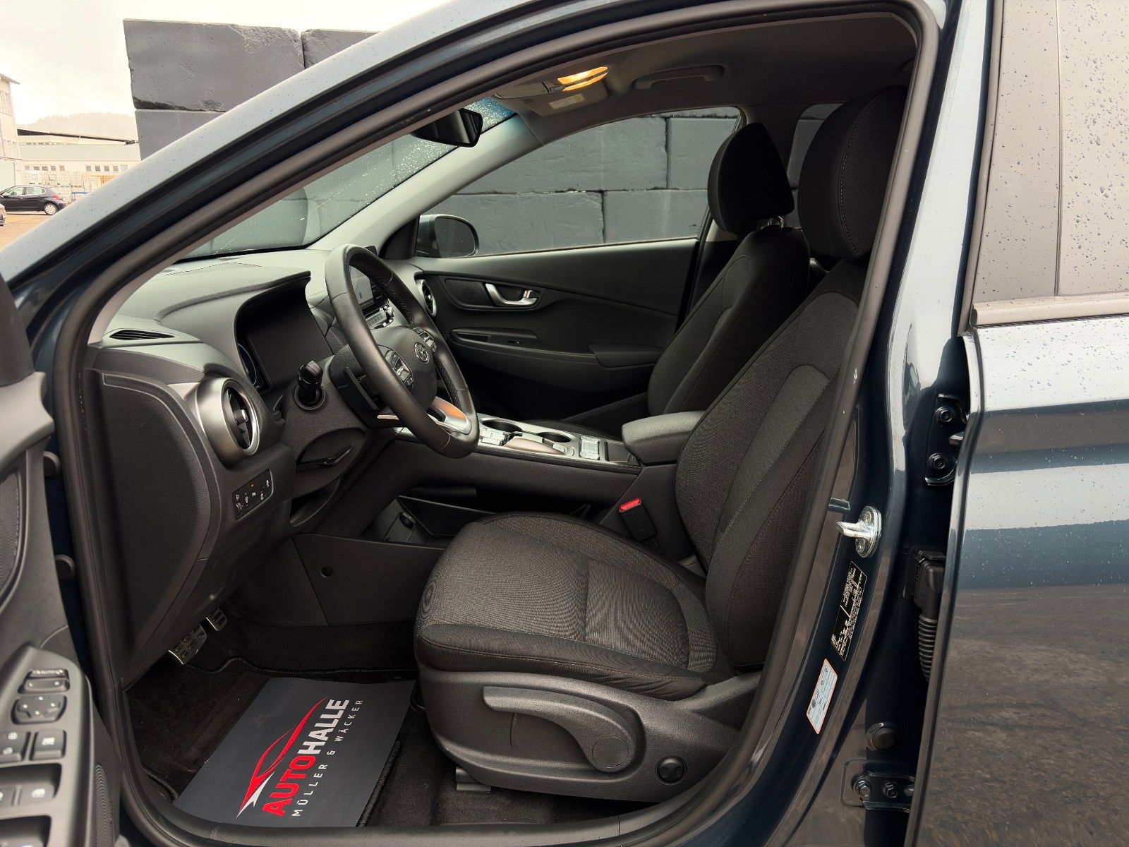 Fahrzeugabbildung Hyundai KONA E Trend ACC LKAS NAV CAM PDC KRELL CarPlay