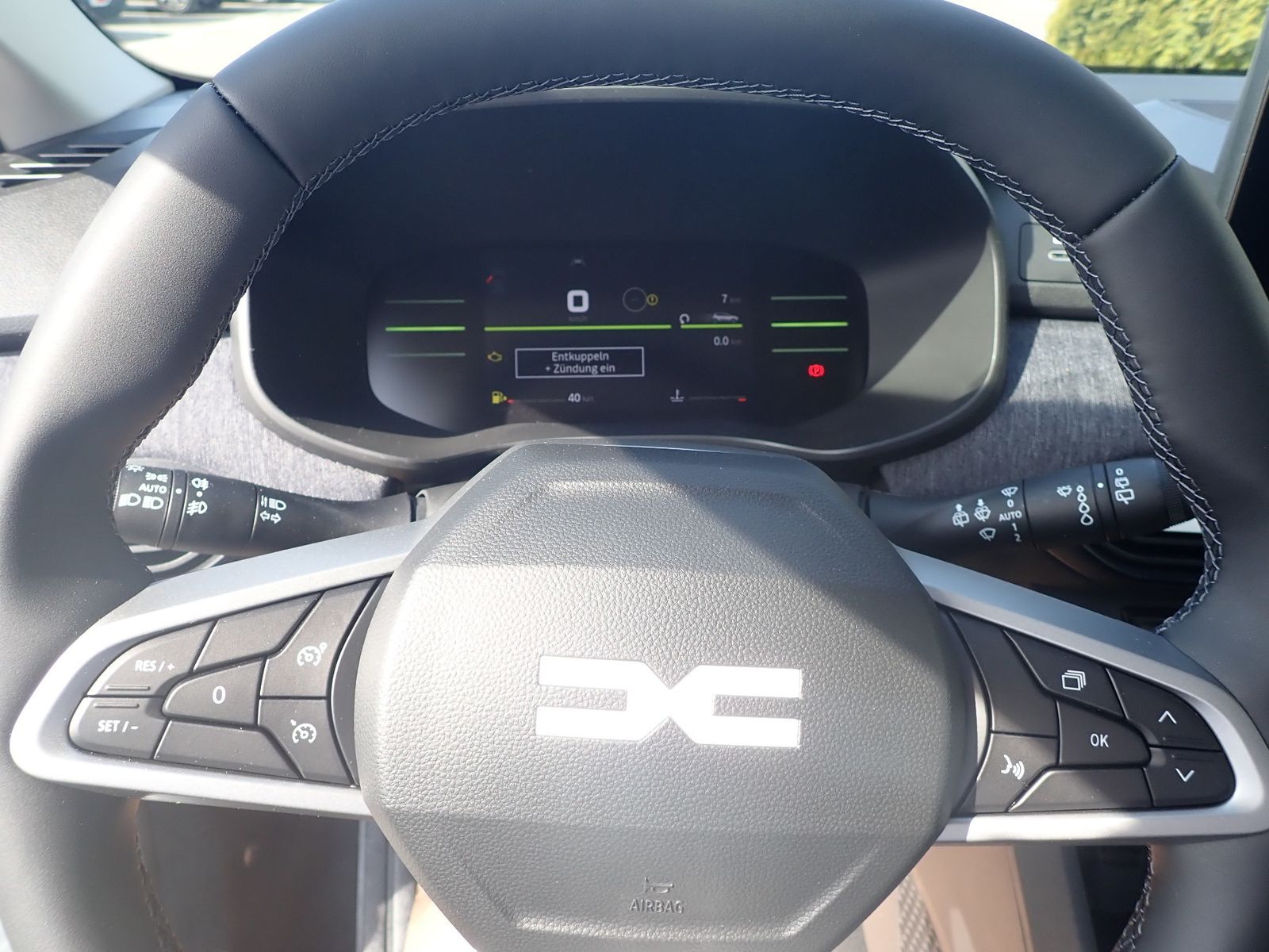 Fahrzeugabbildung Dacia Sandero Journey TCe 100