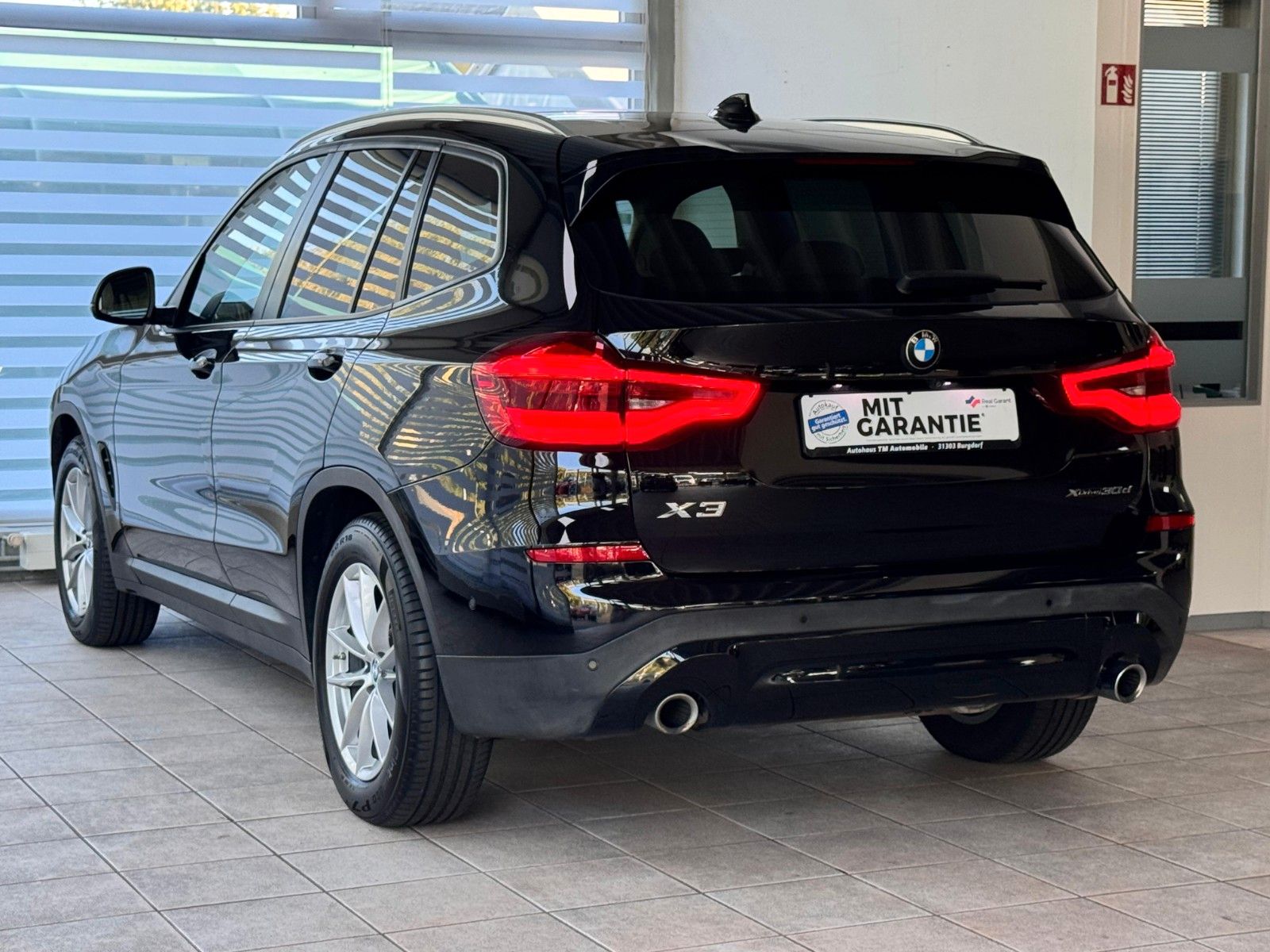 BMW X3 xD30d PANO 360° HUD LEDER AHK ACC Sitzbelüft. imagem 2