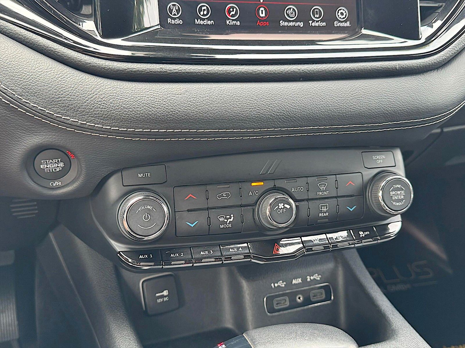 Fahrzeugabbildung Dodge Durango 5.7 V8 SRT 4x4 Night Modell 22 LED - 19%