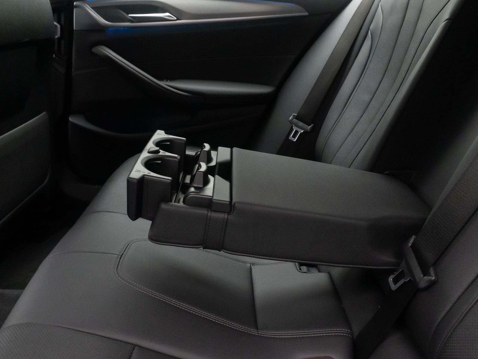 Fahrzeugabbildung BMW 530e xD M Sport Kamera DAB HiFi ACC AHK 4xKlima