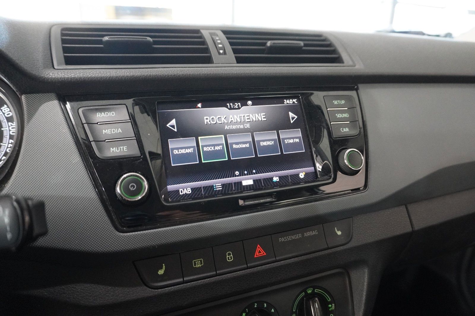 Fahrzeugabbildung SKODA Fabia 1.0 TSI COMBI COOL PLUS LED/SHZ/PDC/DAB+