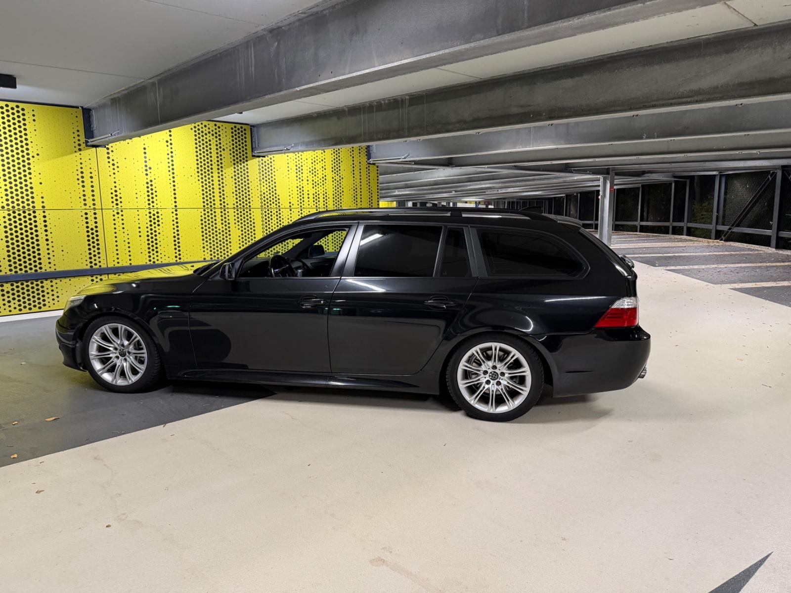 BMW 530 2009 — engine 2.993 cm³, 235 HP (173kW)