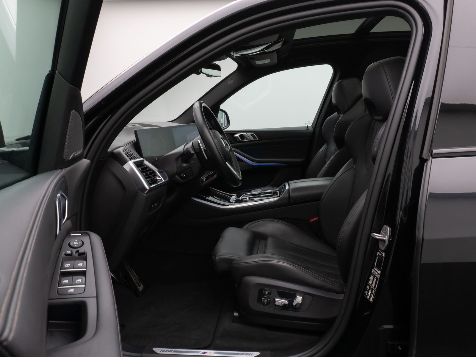 Fahrzeugabbildung BMW X5 xD30d M Sport Pro Panoram 360°HUD DAB H/K AHK