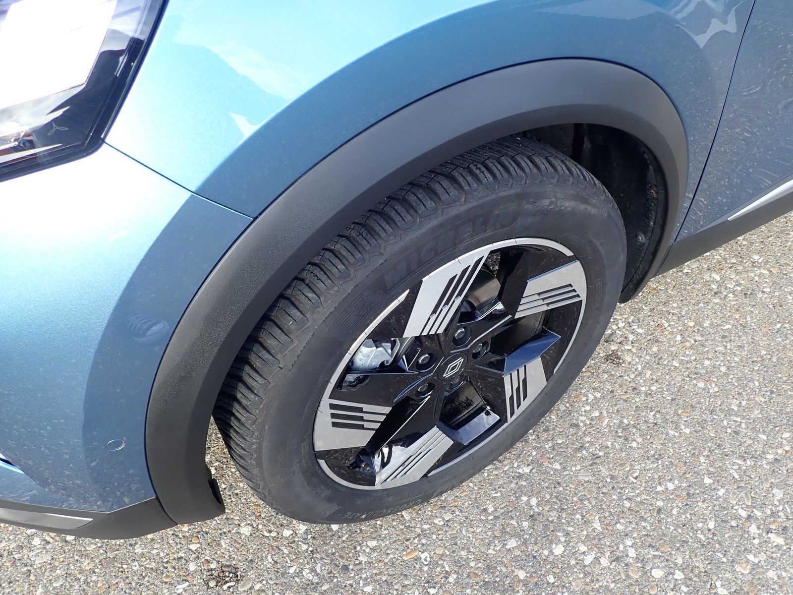 Fahrzeugabbildung Renault Symbioz 145 E-Tech Full Hybrid Iconic