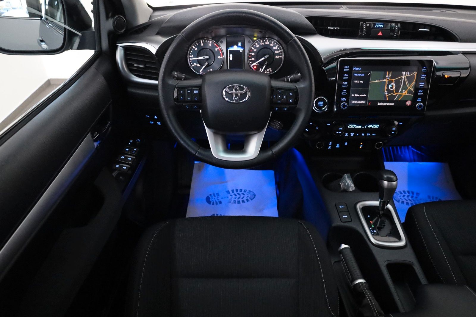 Fahrzeugabbildung Toyota Hilux 2.8 Executive,Navi,LED,Rollo,Rollbügel,AHK