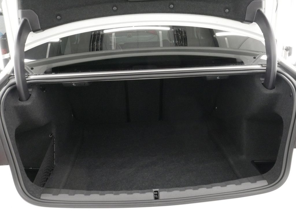 BMW 320 i xDrive M-Sport KAMERA NAVI AHK FACEL. LED foto 21