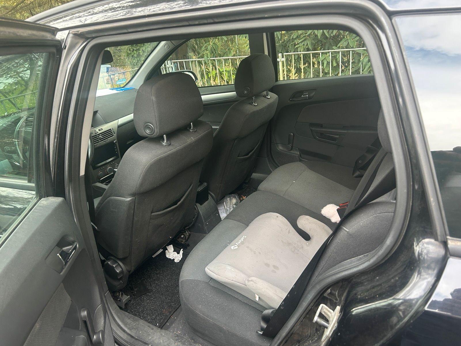 Opel Astra 2006 — photo 10