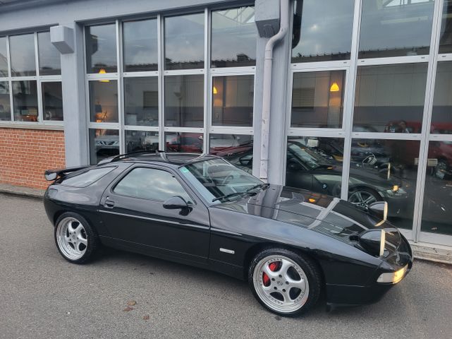 Porsche 928 GTS Strosek *Leder Cedargrün*