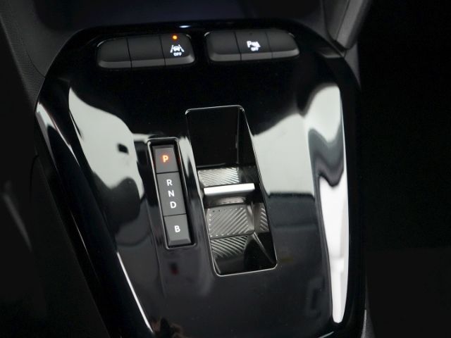 Corsa-e F EDITION 50kWH AT+LED LICHT+SITZHEIZUNG