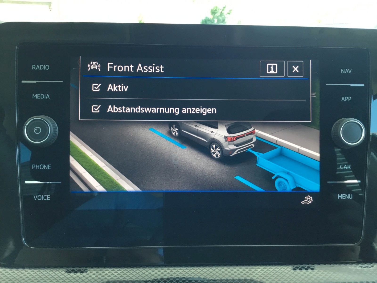 Fahrzeugabbildung Volkswagen T-Cross 1.0 TSI DSG Life+AHK+ACC+LED+17"+Kamera
