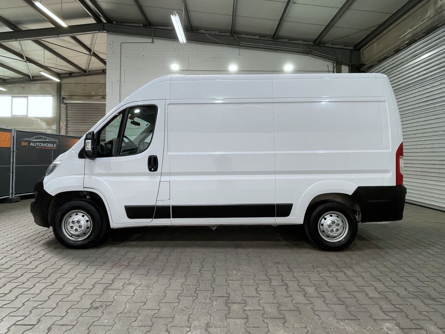 Fahrzeugabbildung Opel Movano HKa L2H2 3,5t Cargo Edition #Tempomat#PDC