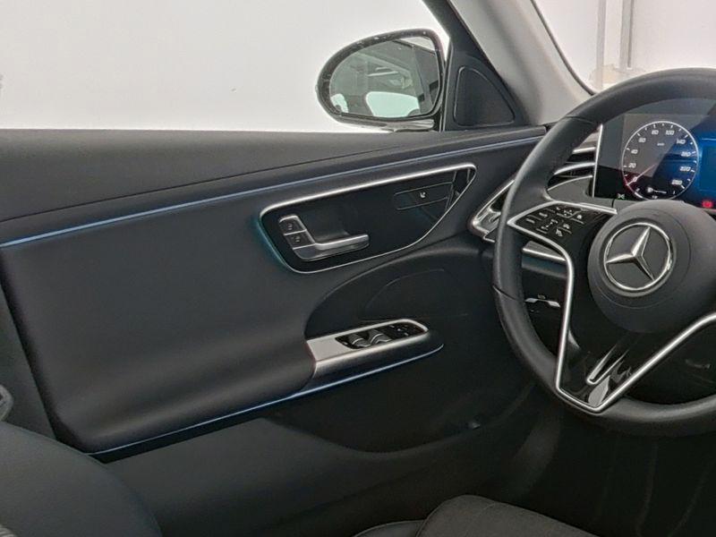 Mercedes-Benz E 220 d AVANTGARDE|LED|PANO|DISTR|LHZ+SHZ|KAM